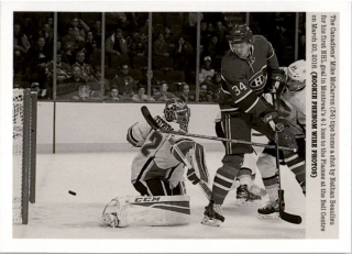 Hokejová karta Mike McCarron UD Portfolio 2015-16 Wire Photos č. 301